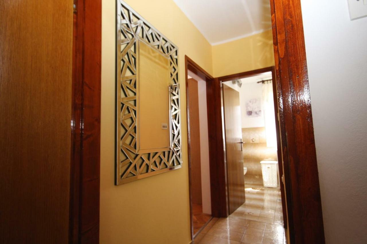 Two Bedroom Apartment, Nice Neighborhood, Free Parking, Wifi Pula Exterior photo