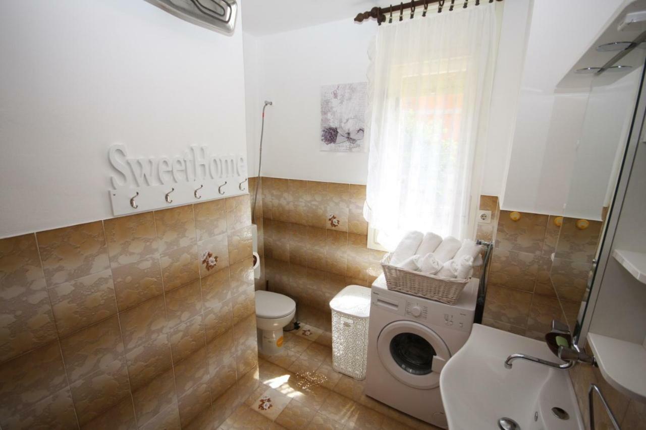 Two Bedroom Apartment, Nice Neighborhood, Free Parking, Wifi Pula Exterior photo