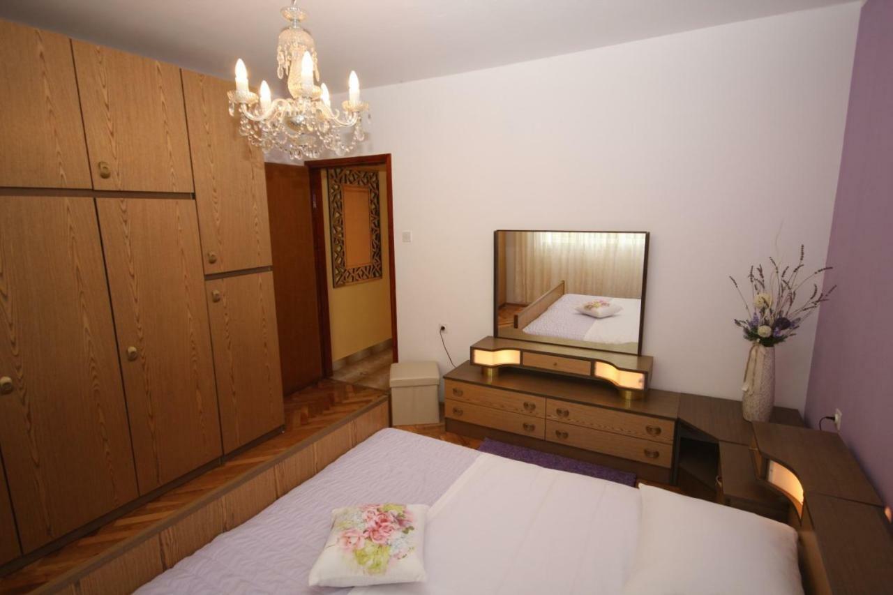 Two Bedroom Apartment, Nice Neighborhood, Free Parking, Wifi Pula Exterior photo