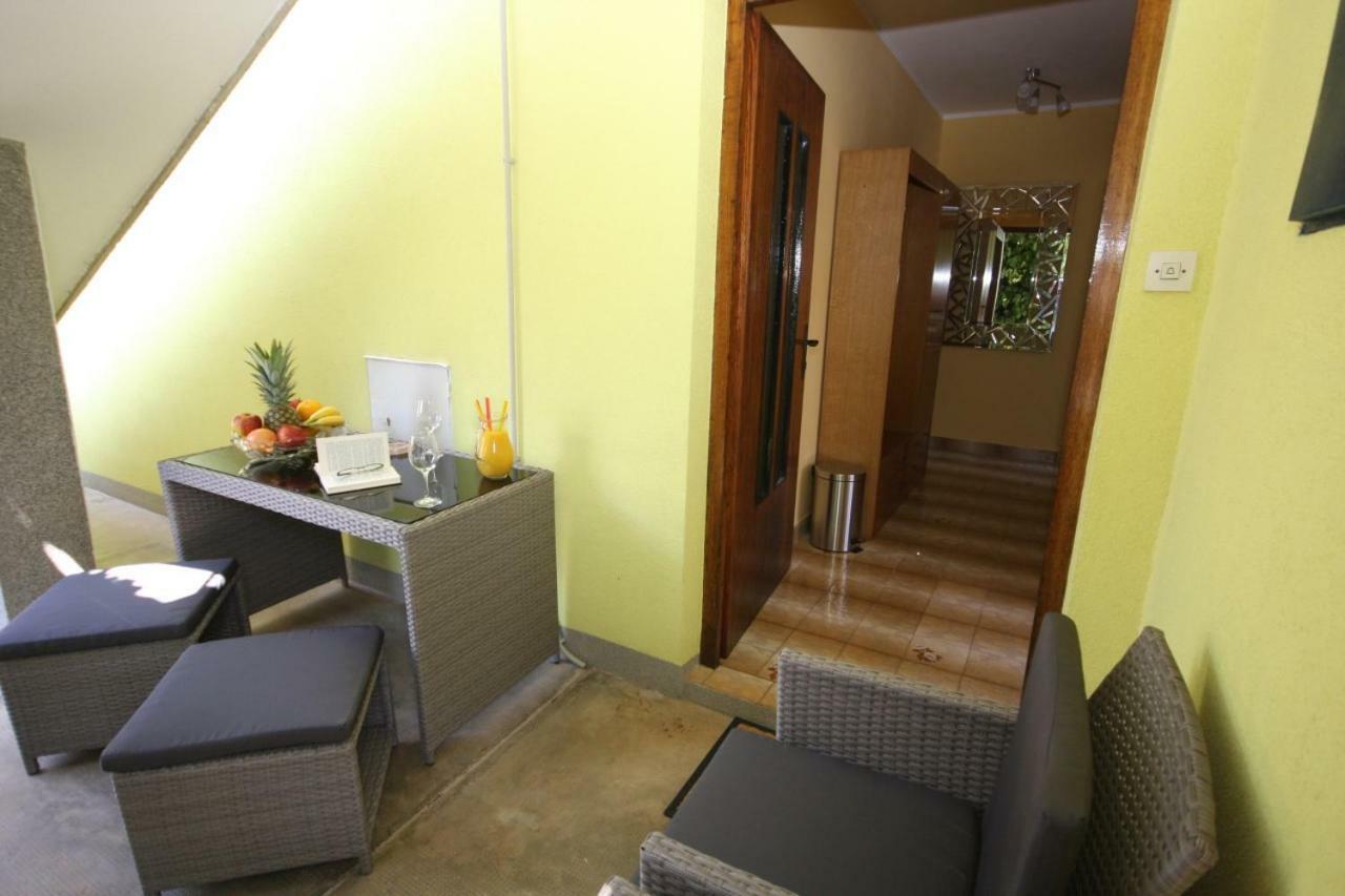 Two Bedroom Apartment, Nice Neighborhood, Free Parking, Wifi Pula Exterior photo