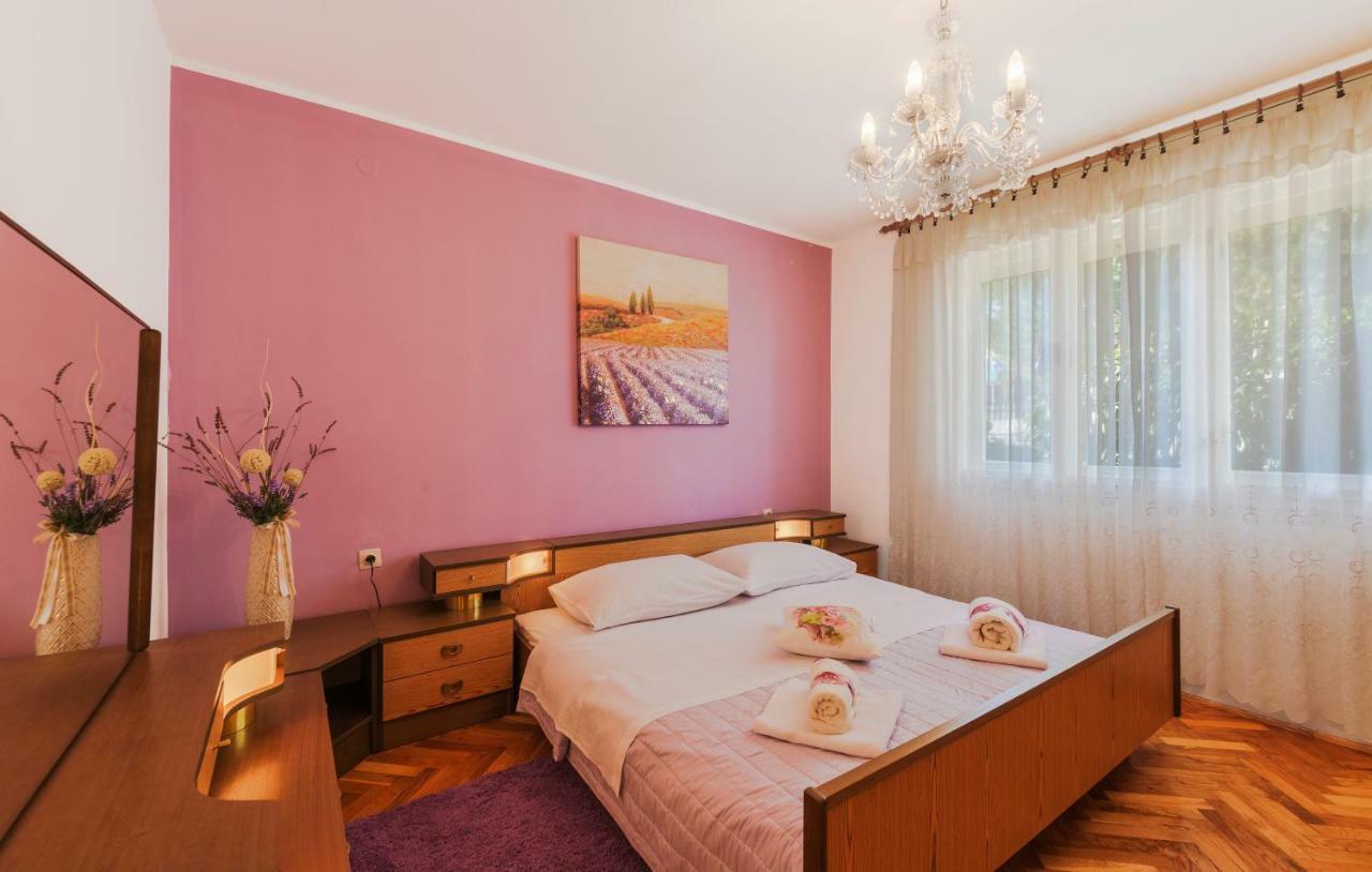 Two Bedroom Apartment, Nice Neighborhood, Free Parking, Wifi Pula Exterior photo