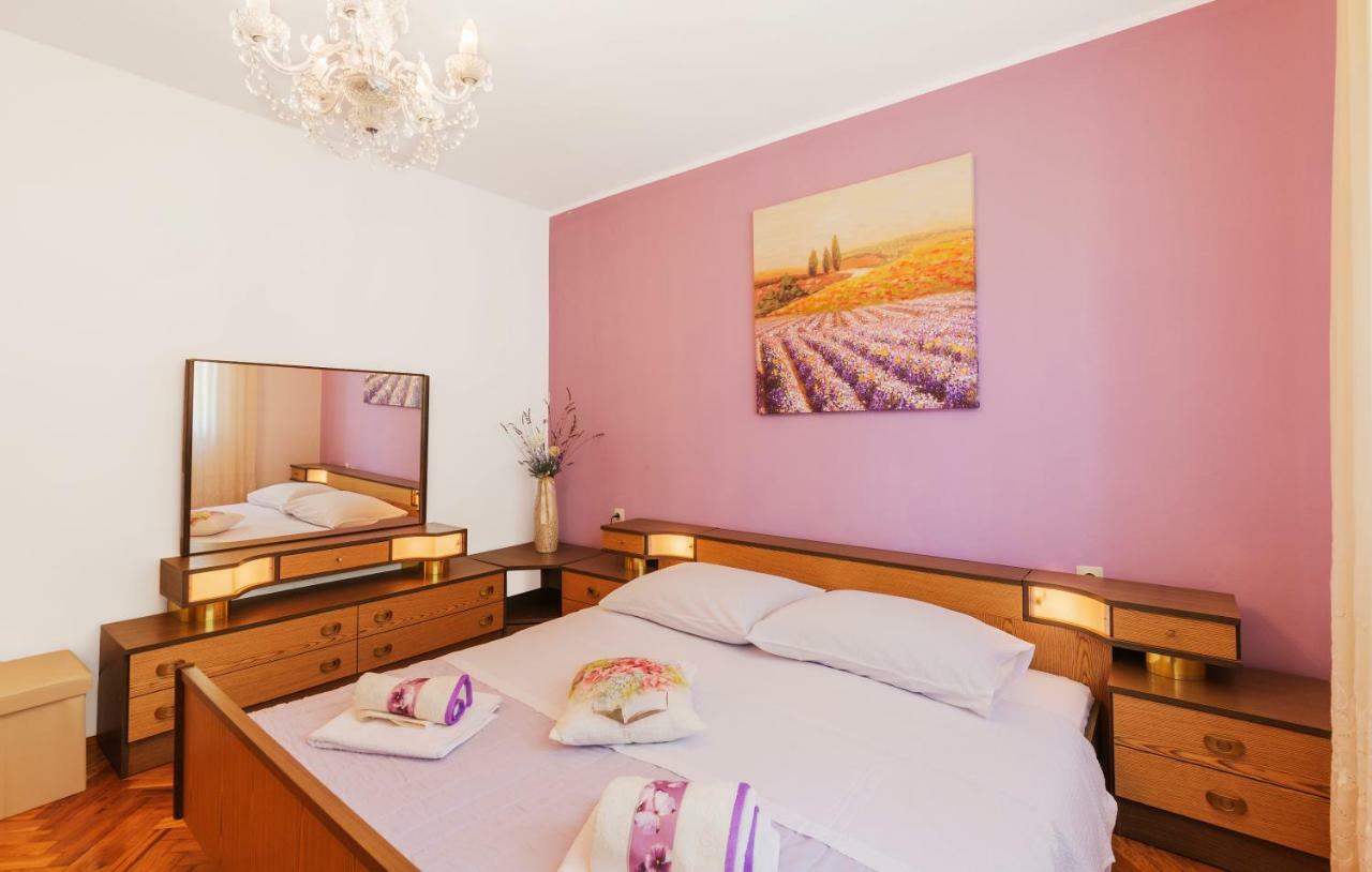 Two Bedroom Apartment, Nice Neighborhood, Free Parking, Wifi Pula Exterior photo