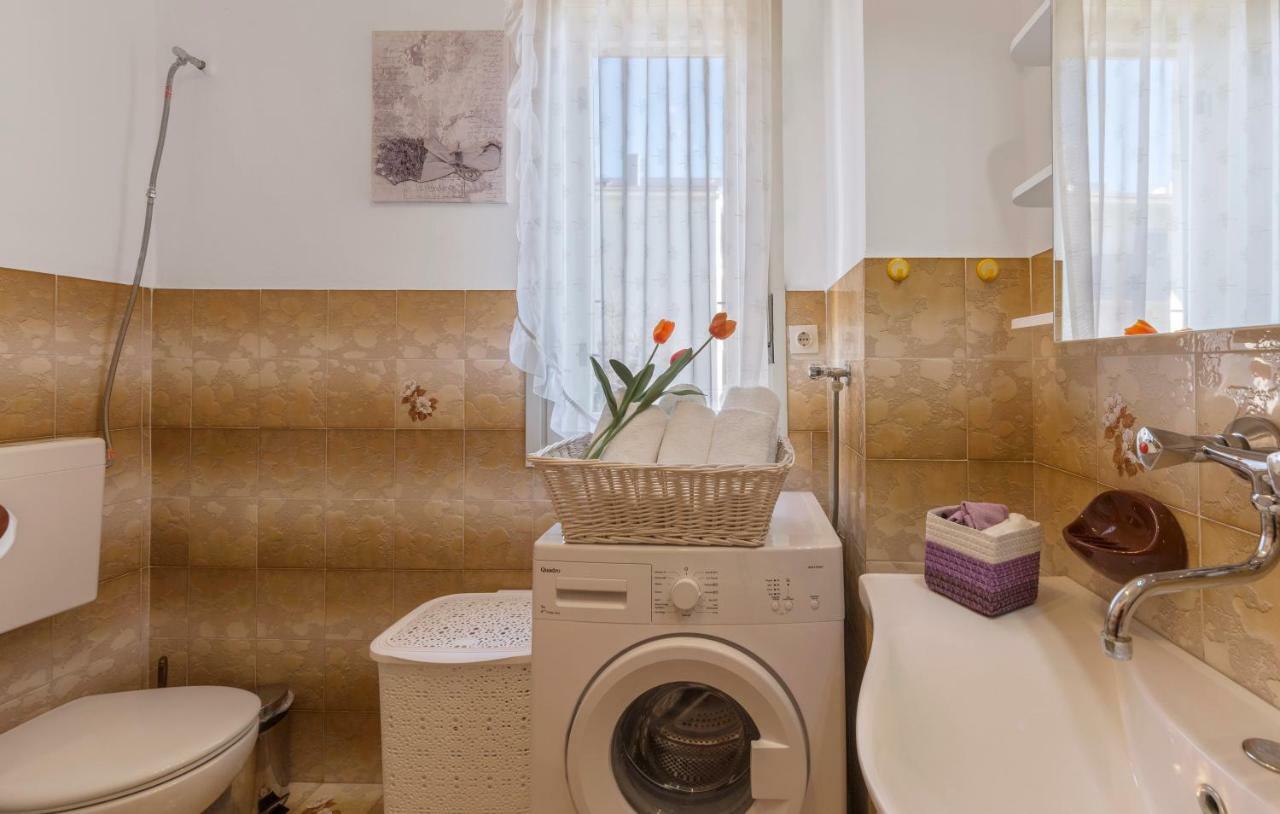 Two Bedroom Apartment, Nice Neighborhood, Free Parking, Wifi Pula Exterior photo