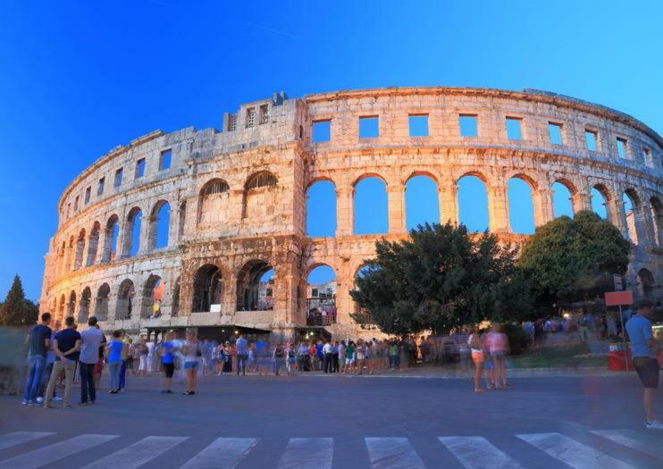 Two Bedroom Apartment, Nice Neighborhood, Free Parking, Wifi Pula Exterior photo